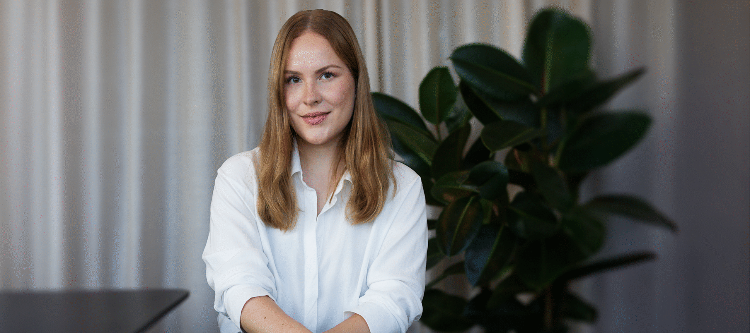 Manifeston viestintäkonsultti Veera Hautamäki Finnish Comms Awardsin tuomaristoon